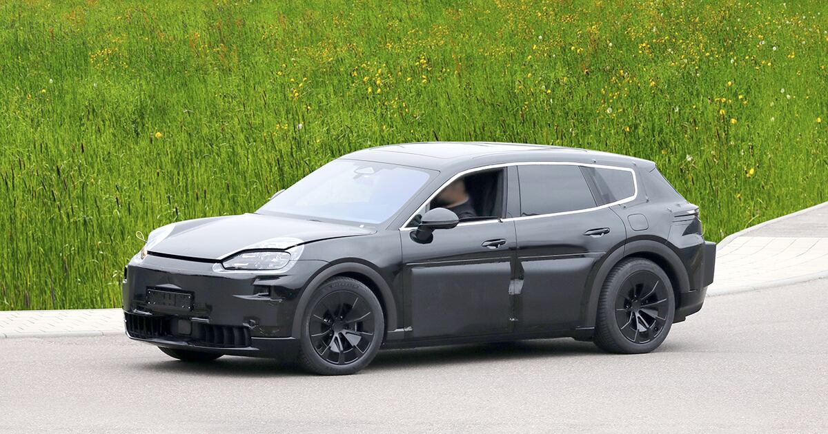 Porsche large crossover EV spy photo