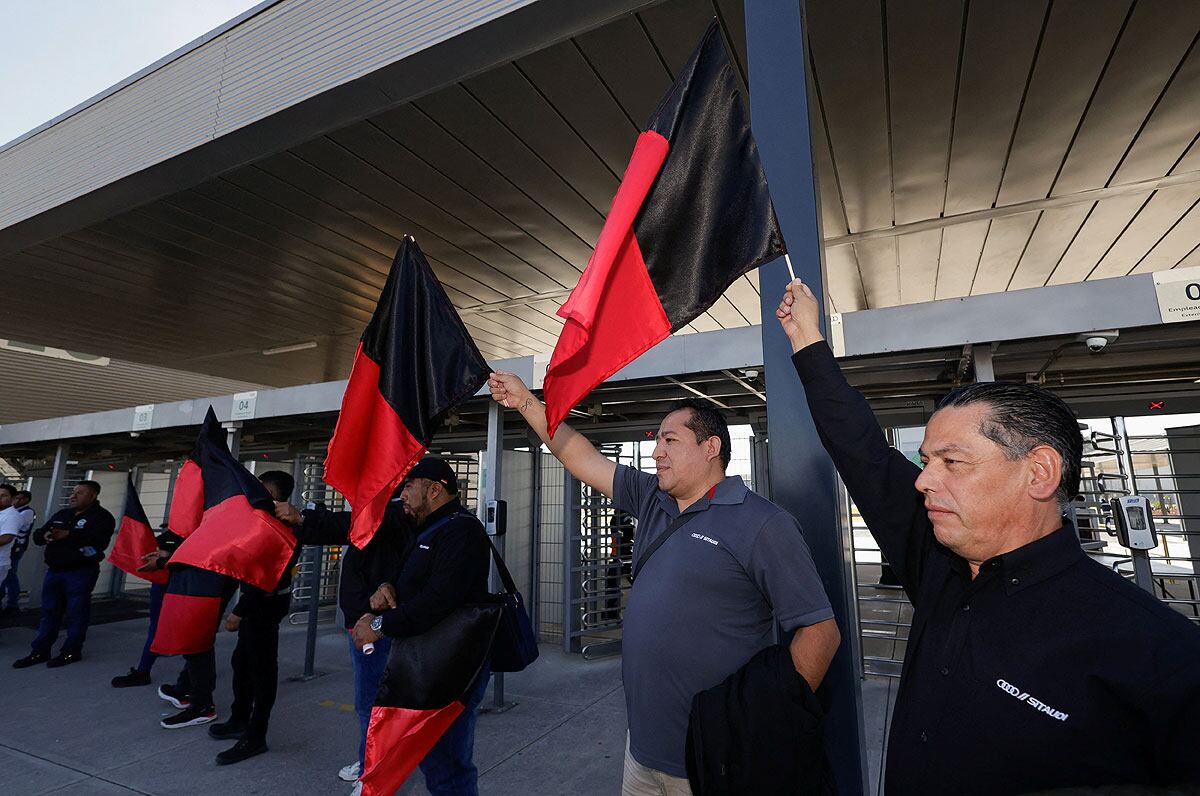 Audi Mexico plant strike flags