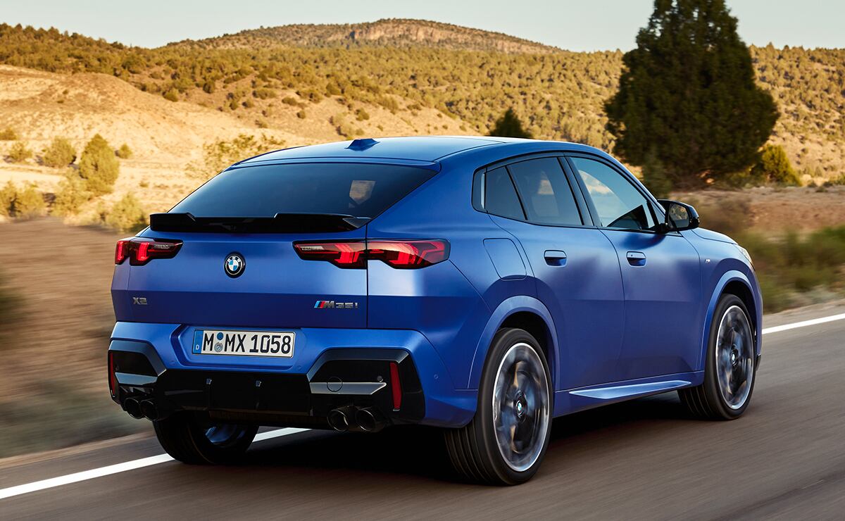 2024 BMW X2 rear quarter.jpg