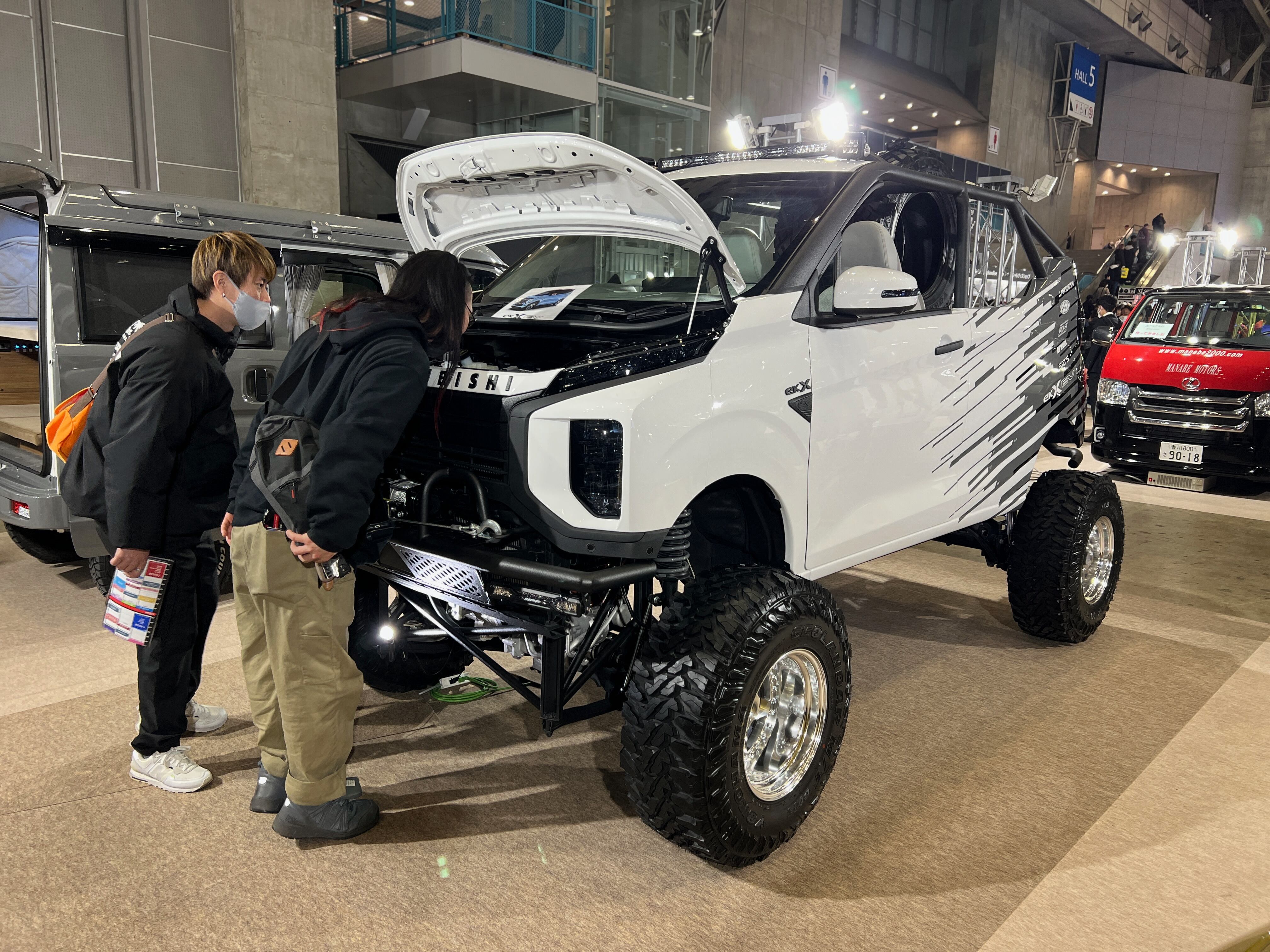 Mitsubishi eK X EV at 2025 Tokyo Auto Salon.