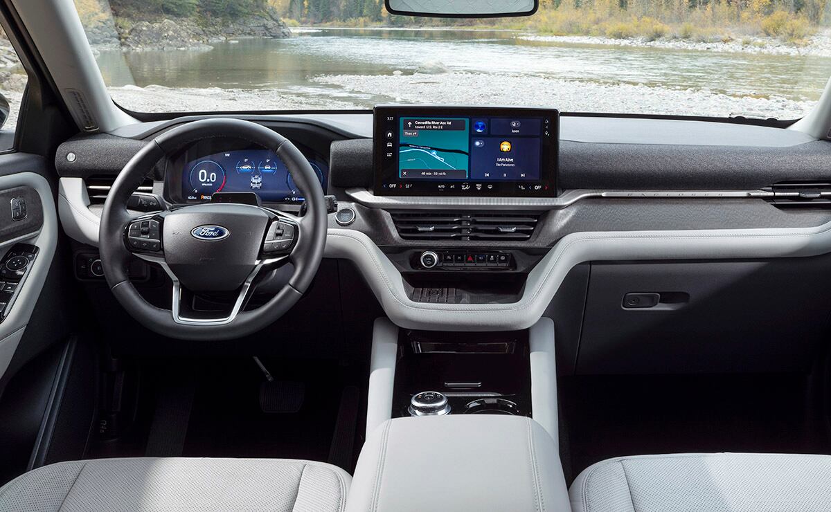 2025 Ford Explorer Platinum dashboard.jpg