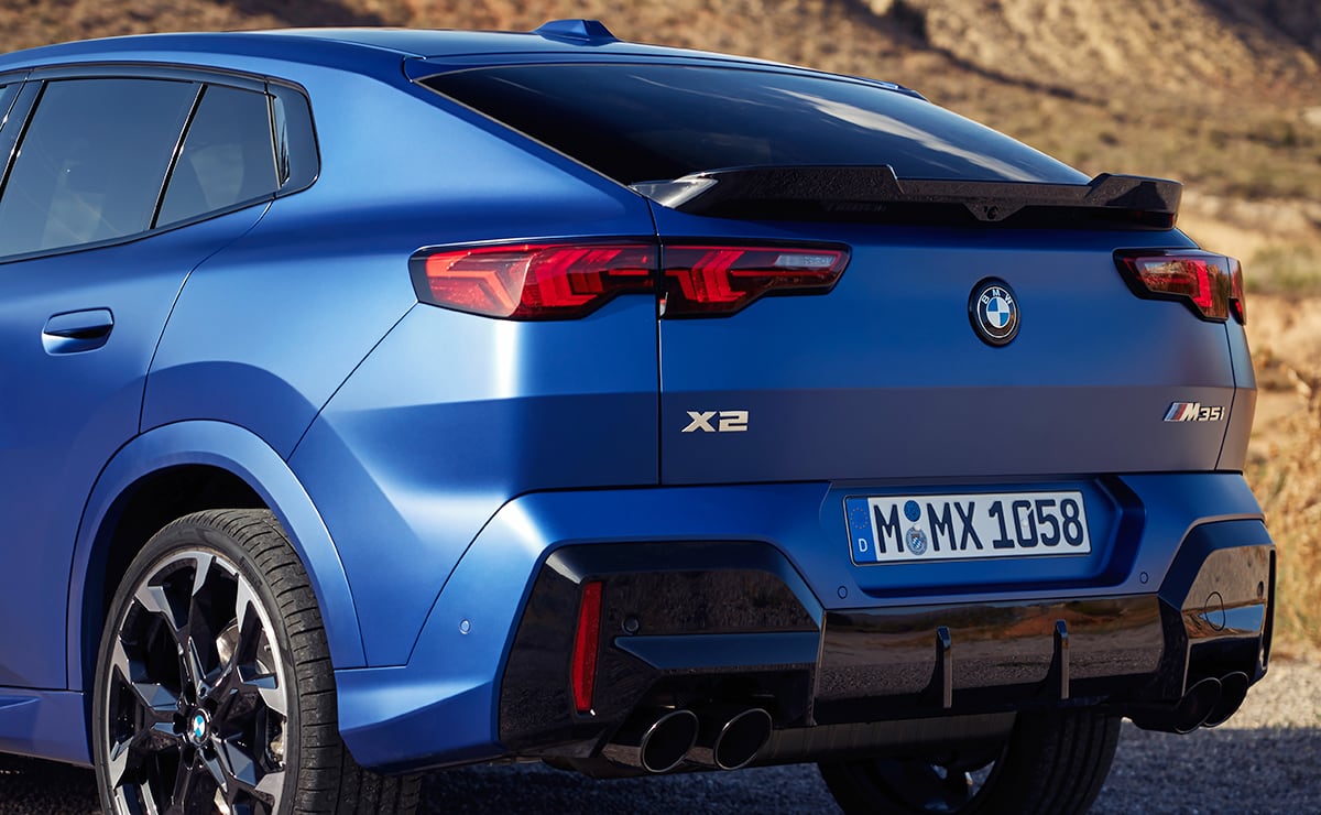 2024 BMW X2 rear detail.jpg