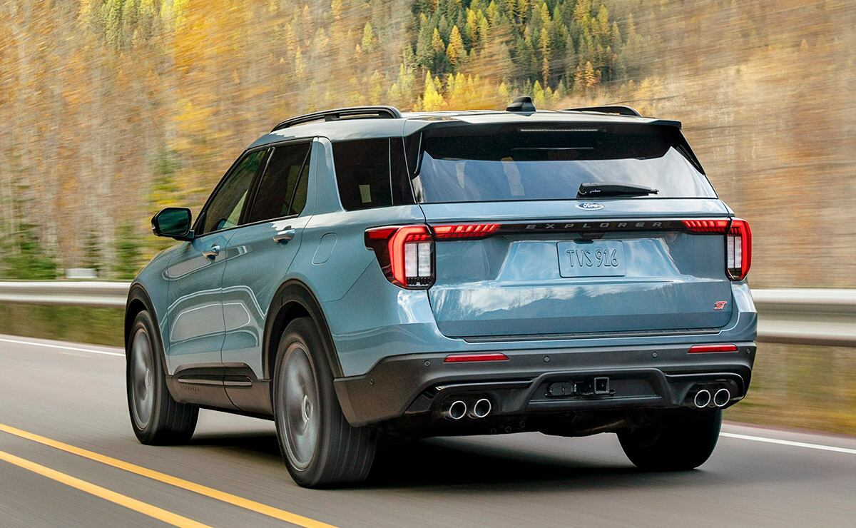 2025 Ford Explorer ST rear.jpg