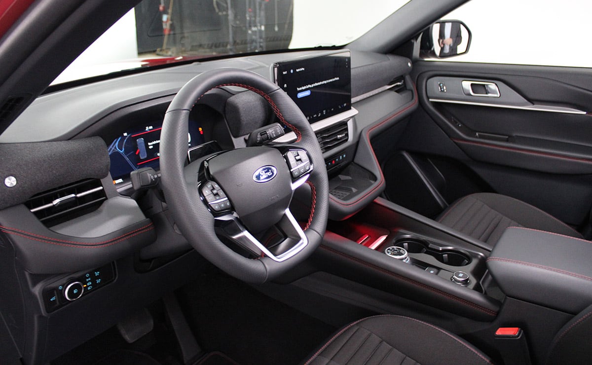 2025 Ford Explorer ST red interior.jpg