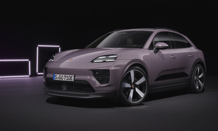 Macan EV side turned to left studio.jpg